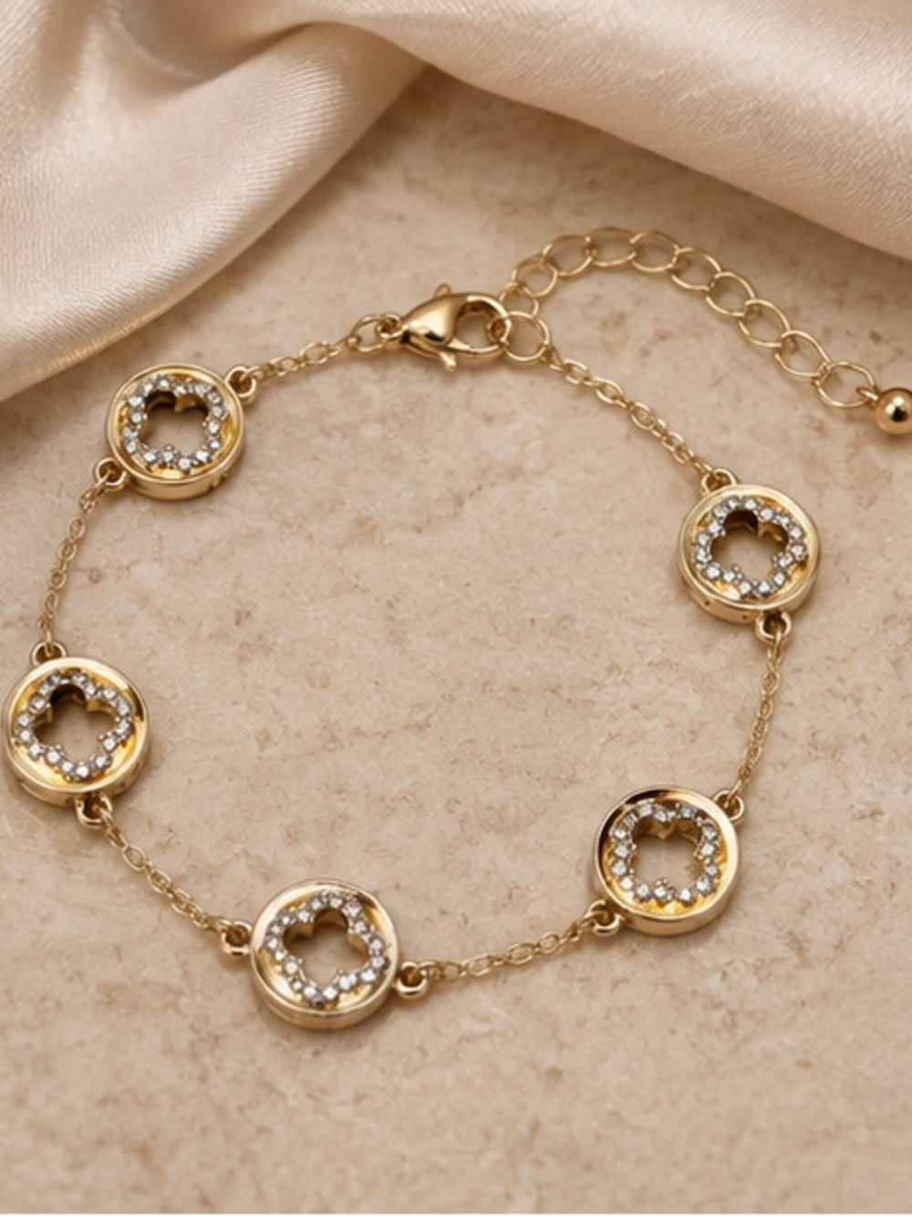 Luxe Gold Bracelet with Clover Charms
